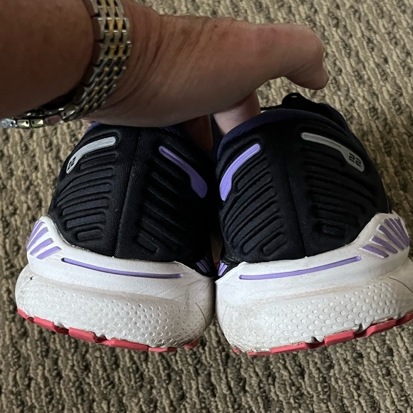 Brooks Adrenaline GTS 22 Size 9.5 - Picture 5 of 7
